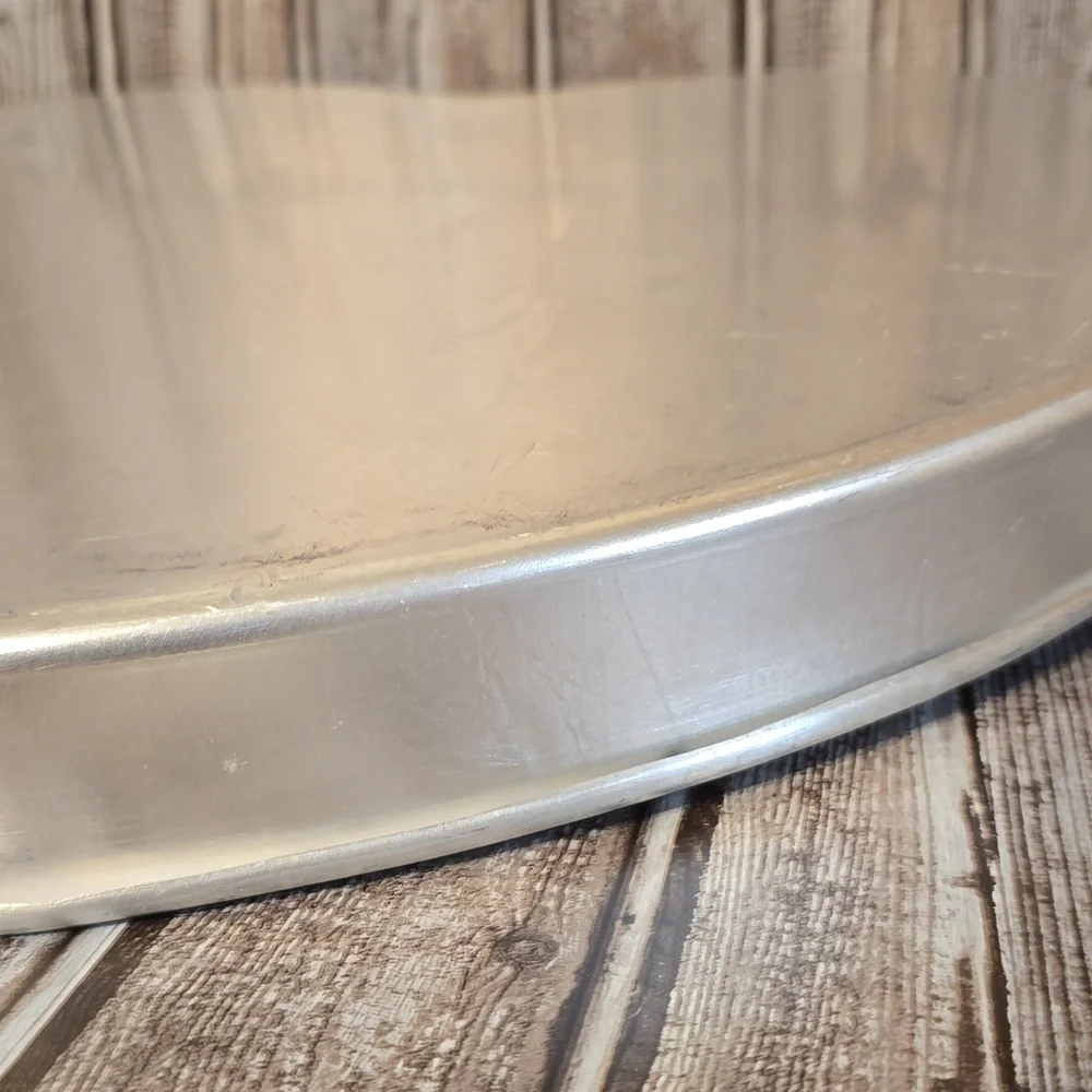 Heart-Shaped Silver Baking Pan - Picture 3 of 3